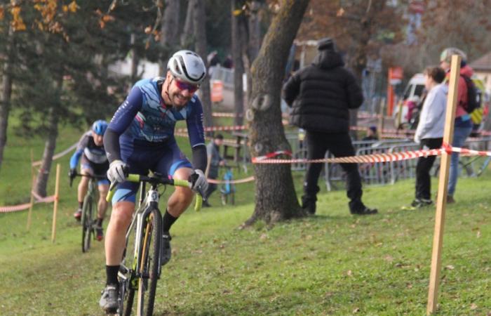 Cyclo-cross: William Millat ahead of his brother Adrien on the heights of Le Creusot