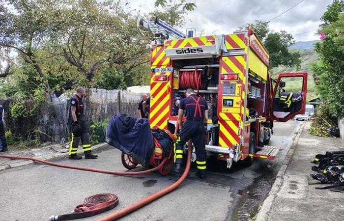 A 77-year-old woman dies in a house fire in La Possession