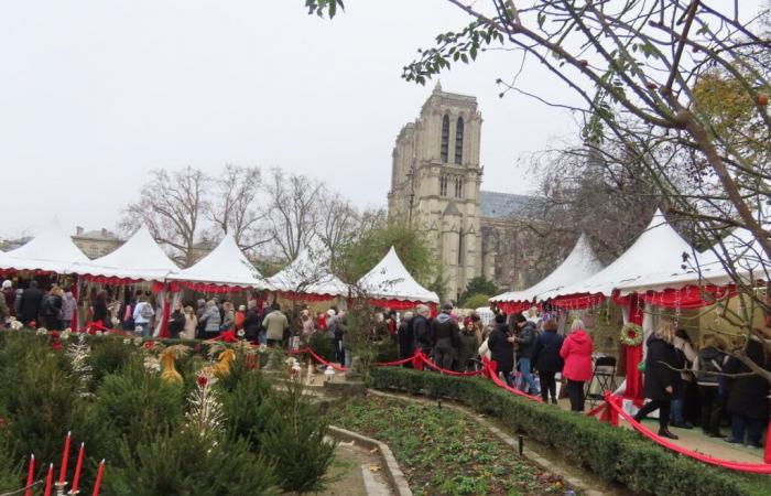 in Paris, the Notre-Dame Christmas market is riding on the reopening of the cathedral