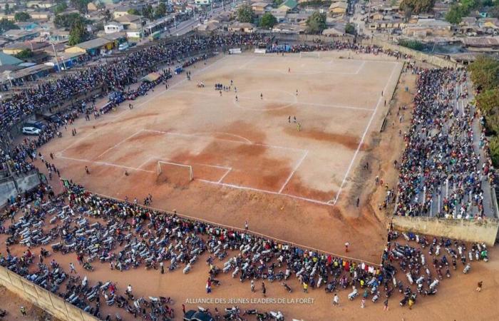 “dozens of dead” in clashes during a football match