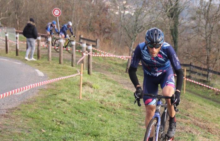 Cyclo-cross: William Millat ahead of his brother Adrien on the heights of Le Creusot