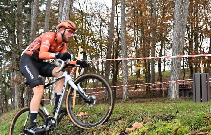 Cyclo-cross: William Millat ahead of his brother Adrien on the heights of Le Creusot