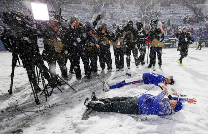 Lake effect snow continues in Great Lakes after 5 feet fell and a new storm is coming