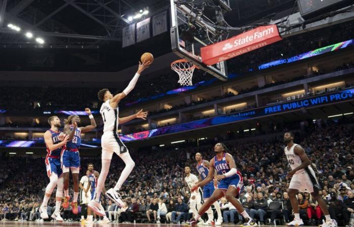 Victor Wembanyama delights with the pass and slams his first triple-double since February to punish the Kings