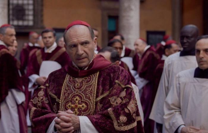 Ralph Fiennes in a sophisticated thriller inside the Vatican