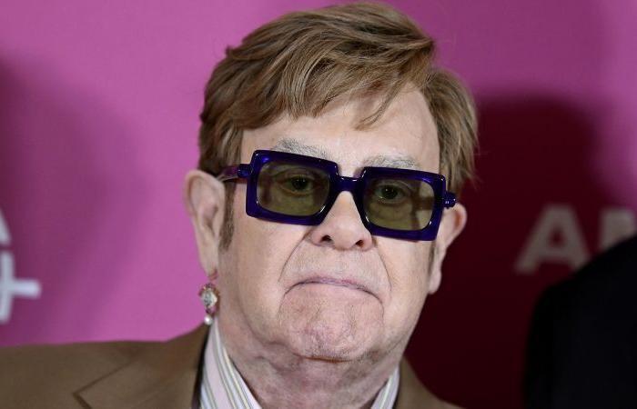 Elton John says he has lost his eyesight