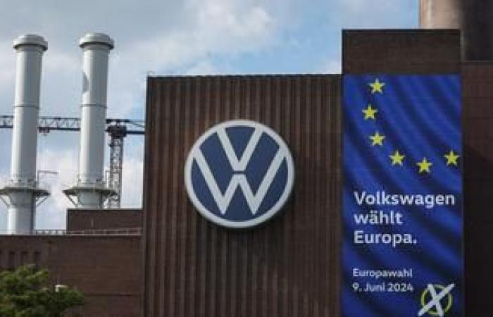 why are Volkswagen employees going on strike starting this Monday?