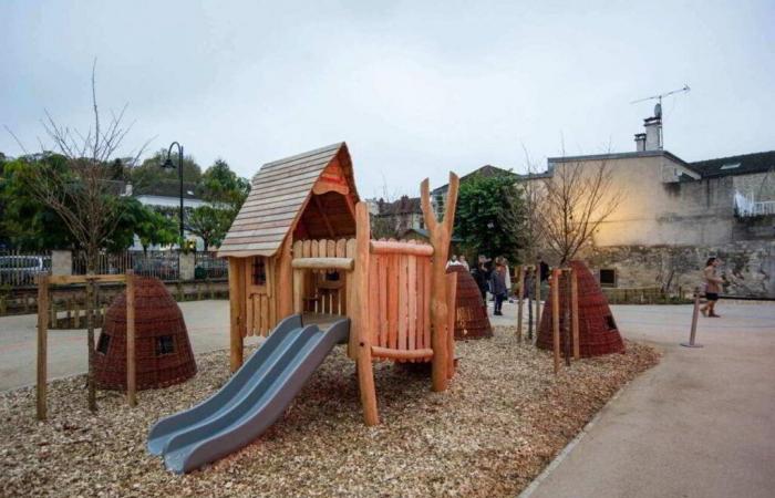 An “oasis” courtyard built in this nursery school in Val-d’Oise