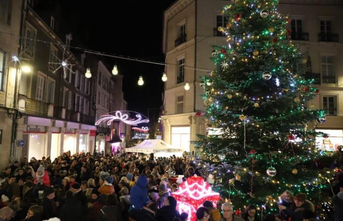 Dole. A Christmas in “red and gold” in the streets of Dole | Jura: all the local information