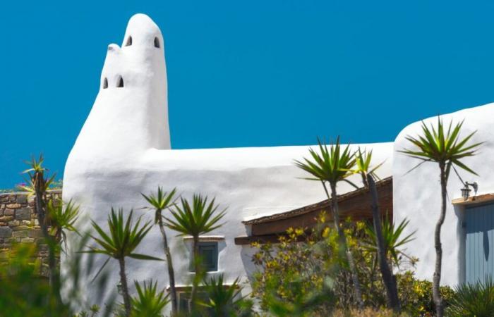 Stéphane Bern forced to sell his “traditional Cycladic house”