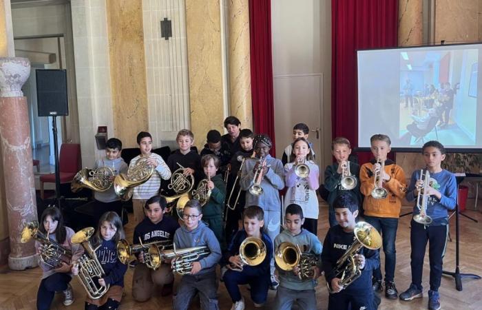 the orchestra finds a place in the timetable at the Descartes school