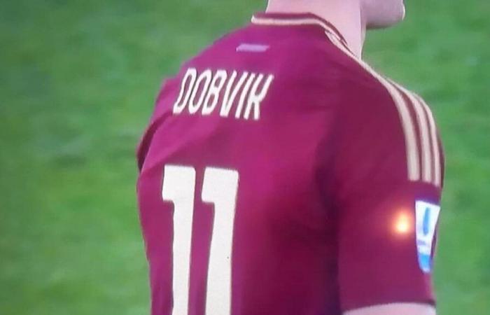 Dovbyk and the wrong shirt: this is how Dobvik became