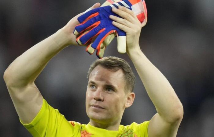 Bayern’s Neuer bags first red card in 866 matches