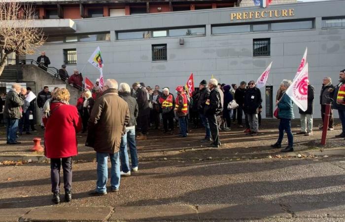 around sixty retirees demonstrate in Digne-les-Bains