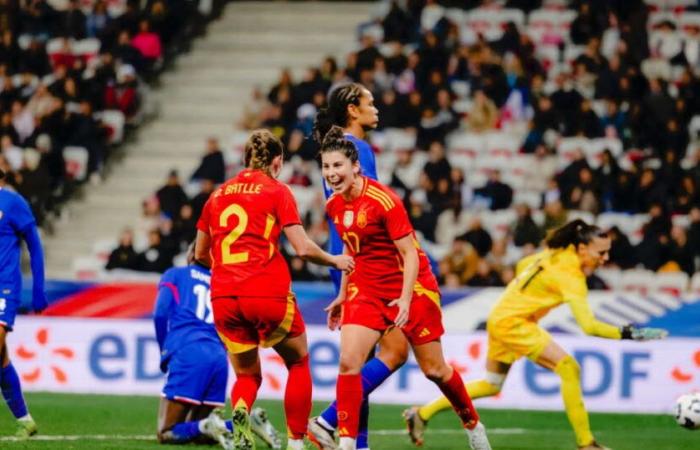 Soccer. The French women beaten by the Spanish world champions