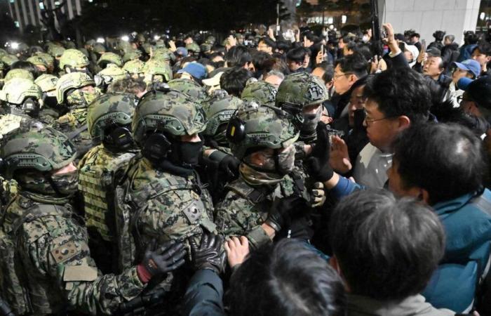 South Korea: President declares martial law – Parliament objects