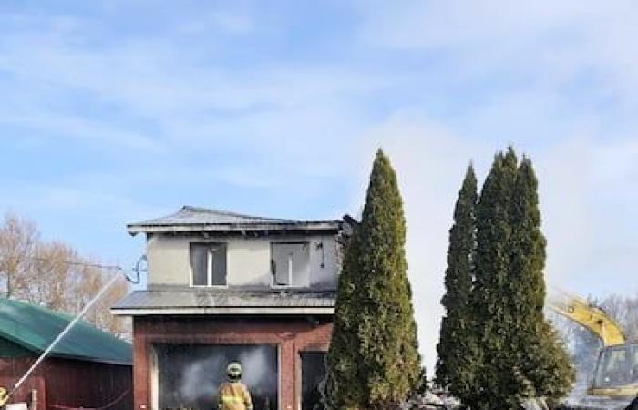 “We could all have been there”: their house razed to the ground by flames a few hours after the birth of their 3rd child