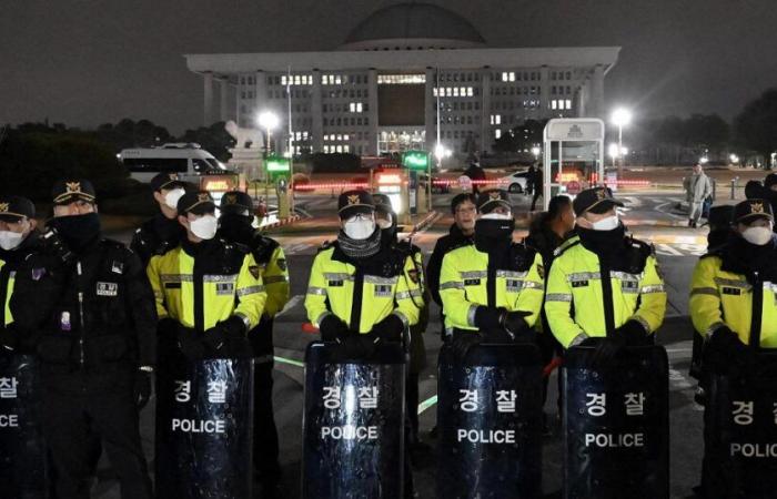 “Emergency martial law”, Parliament votes against