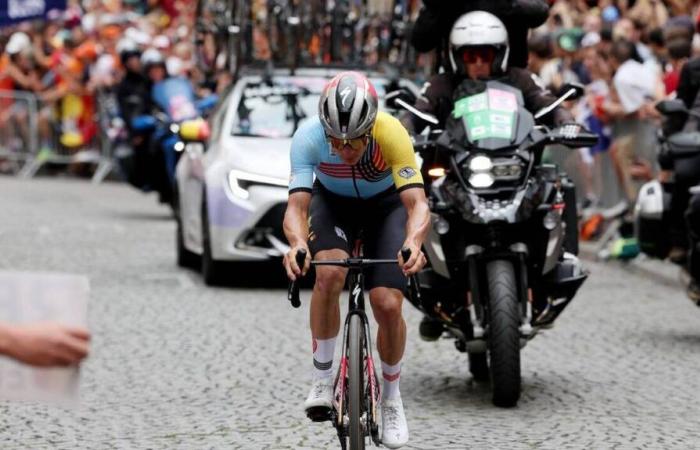 Remco Evenepoel suffers broken collarbone after training accident