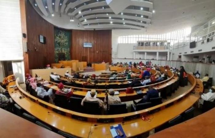 he thought he was a deputy, presented himself to the Assembly, wore the scarf and the badge, El Malick Ndiaye falsified his plans