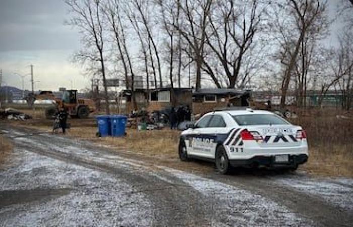 Fire risk: partial dismantling of a homeless people’s camp in Longueuil