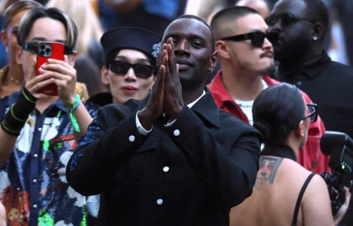 “I’m so proud of you”, Omar Sy, his beautiful declaration to the stunning Kerry Washington honored on the Walk of Fame