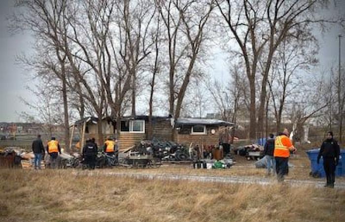 Fire risk: partial dismantling of a homeless people’s camp in Longueuil