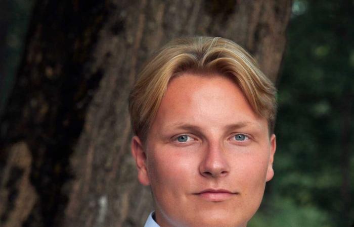 New official portrait of Prince Sverre Magnus for his 19th birthday