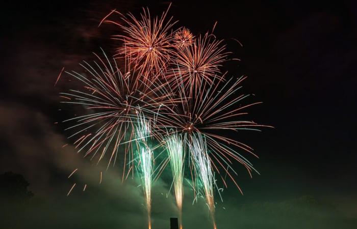 Fireworks seen in Paris this Tuesday, December 3, 2024 late afternoon