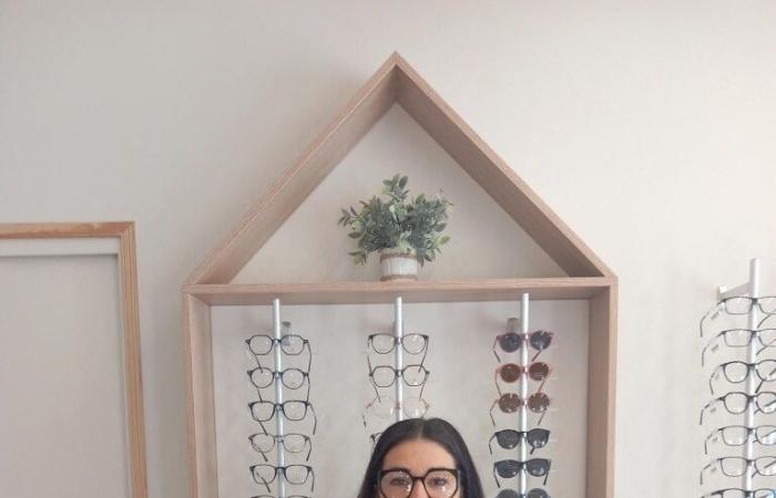 a new optician sets up in the commune of Rouget-Pers