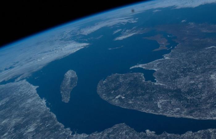 A new theory on the arrival of water on Earth