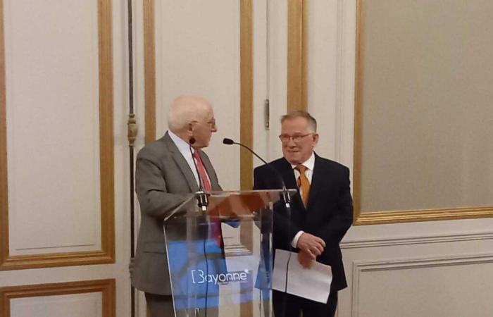 Charles Videgain receives the gold medal of the city of Bayonne | Basque Country