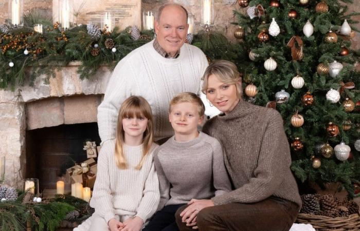 Jacques and Gabriella from Monaco cute in the traditional Christmas photo