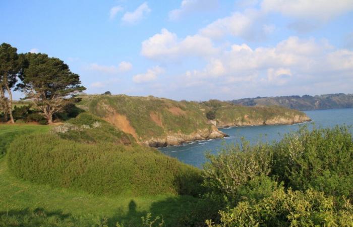 in Brittany, 14 plots of land for sale in this seaside town