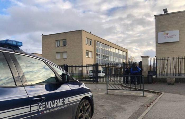 two Alençon high schools confined because of an armed man