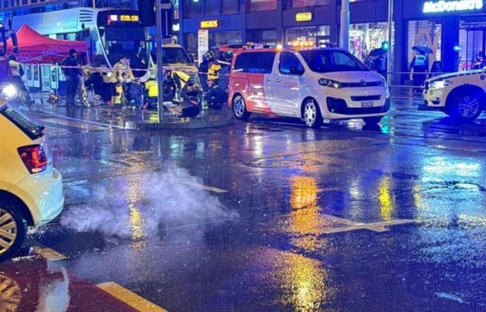 Traffic in Geneva: a tram hits a passerby at Servette