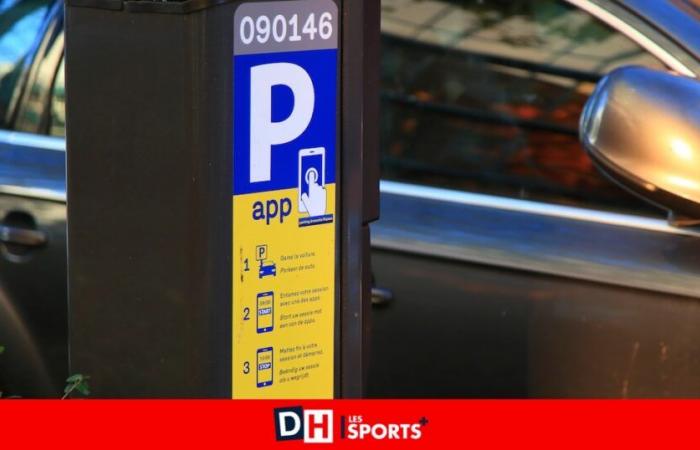 Be careful if you pay for your parking in Brussels by SMS: you are penalized compared to the motorist who pays at the terminal or via an app.