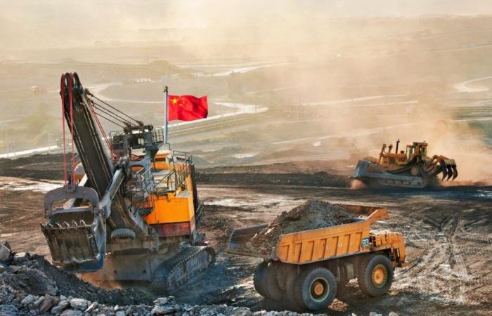 China in turn shuts off the tap to the United States by banning the sale of these strategic minerals to the world's leading power.