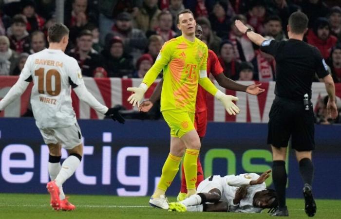 Neuer gets sent off for 1st time and Bayern exit German Cup