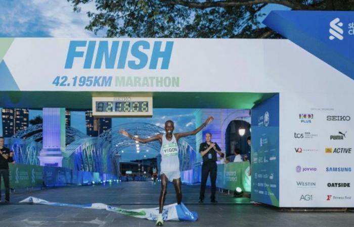 Kenyan Geoffrey Yegon wins the Singapore marathon