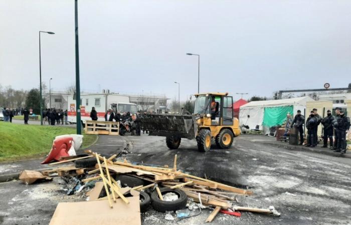 Cergy-Pontoise bus network, the strike picket lifted by the police