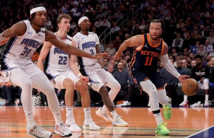 The New York Knicks dominate the Orlando Magic in the NBA