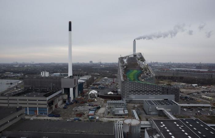 Hydro-Québec electrical substation | How five cities avoided urban warts