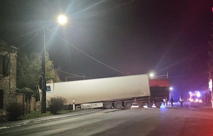 Violent collision between two heavy goods vehicles on a northern road