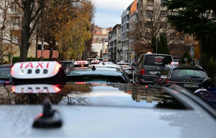 Haute-Loire taxis mobilized in Puy-en-Velay to make themselves heard