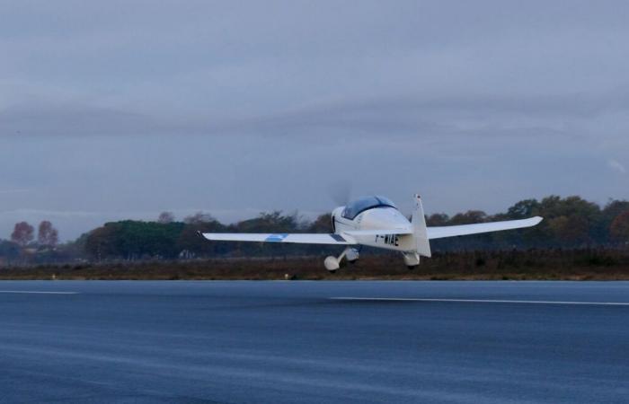 “A world first”… A 100% electric two-seater plane makes its first flight