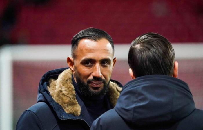 Mehdi Benatia dyes the rope for an Angers midfielder