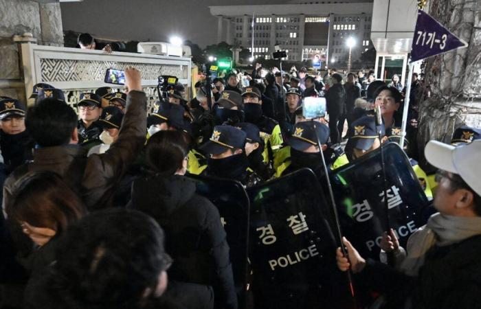 Establishment of martial law in South Korea: would such a situation be possible in France?