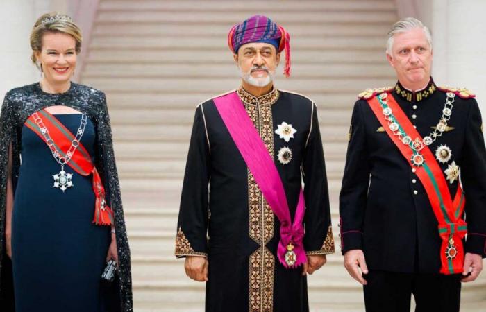 Queen Mathilde wears the delicate Wolfers tiara and King Philippe wears the insignia of the Order of Al Said at the state banquet in honor of the Sultan of Oman