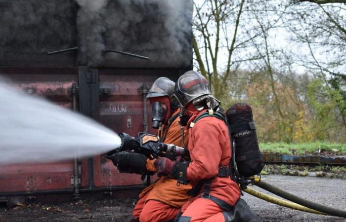 Less heavy and more eco-friendly, Seine-Maritime firefighters are testing a new lance